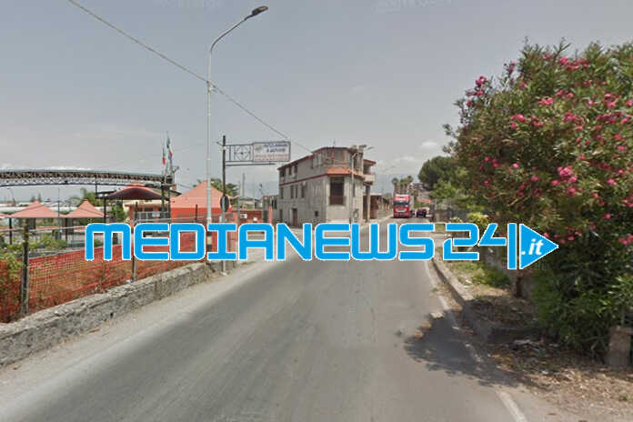 Angri - Incidente in via Stabia, feriti marito e moglie sul motorino