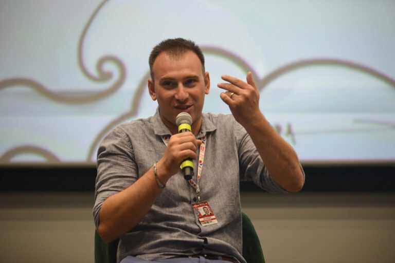 Scafati, il regista D’Emilio fa commuovere e si commuove