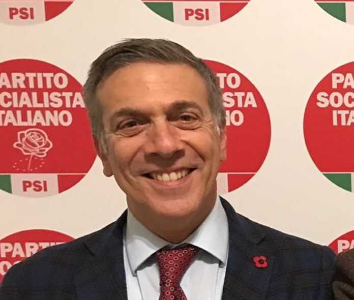 Cava de’ Tirreni, aggredito e derubato Enrico Alfano