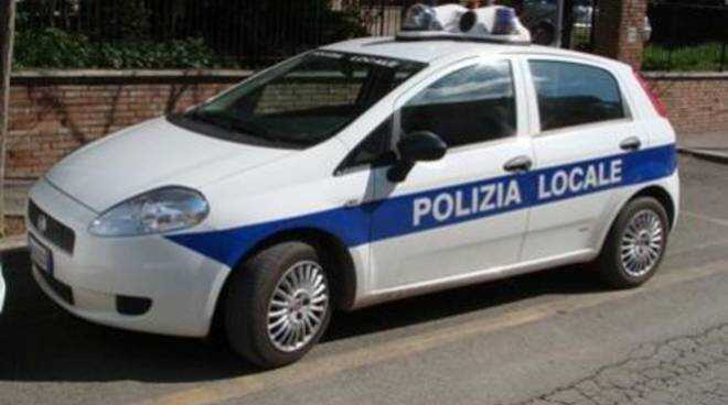 Scafati. Controlli a tappeto della Polizia Locale sui Green Pass in bar, ristoranti e negozi