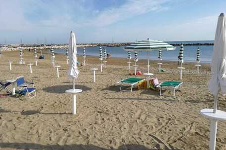 Ercolano, Giampiero porta via tutto, col volontariato da spiaggia