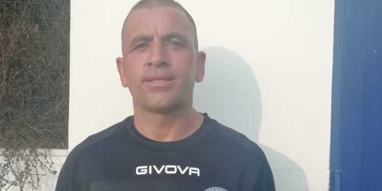 Scafatese, il vecchietto dove lo metto. In avanti.