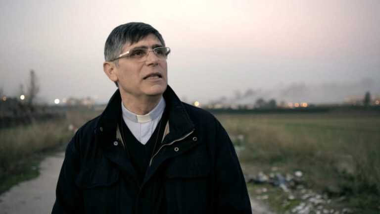 Lo sfogo di don Patriciello: “A Caivano serve una mano, ci danno solo munnezza”