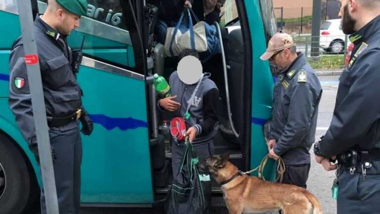 Salerno, fermati francesi diretti in città con la droga, impresa di Jane e Easy
