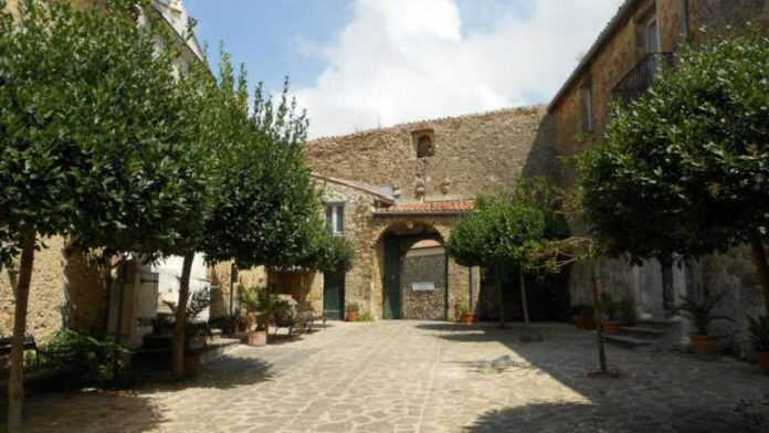 palazzo-de-vargas-1-1-696x392