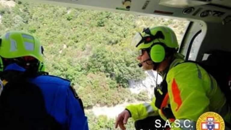 Una romantica donna inglese, a caccia del pittoresco