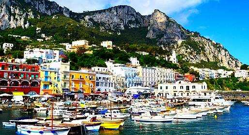 Anacapri, rifiuti e furti a tutto spiano