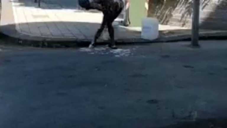 NAPOLI: PRESO ESIBIZIONISTA PER ATTI OSCENI IN LUOGO PUBBLICO