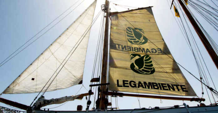 Goletta Verde, il report dice Campania avvelenata