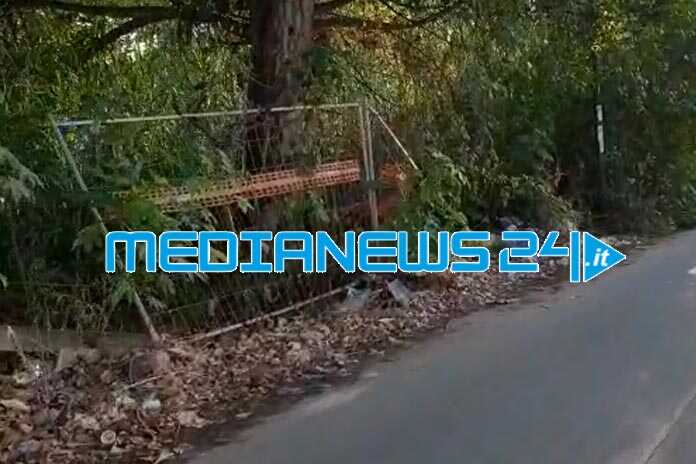 POMPEI, FIUME SENZA PROTEZIONE E STRADA A RISCHIO CHIUSURA