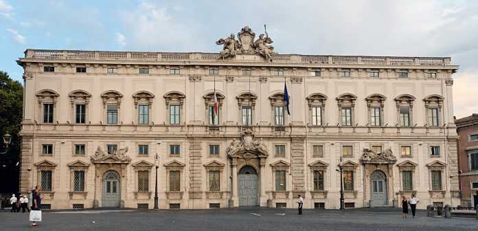 Palazzo_della_Consulta_Roma_2006