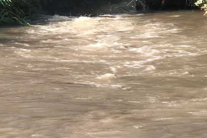 Pompei – Scarico fognario nei pressi del Centro Commerciale “La Cartiera”