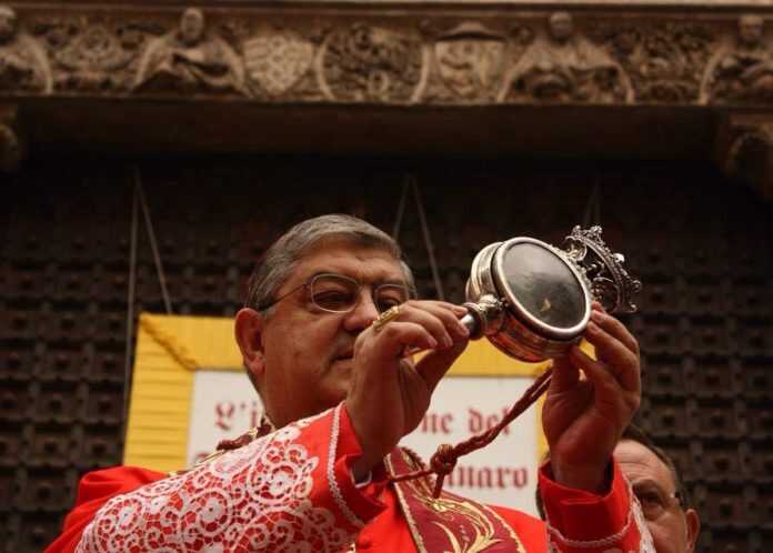 San Gennaro, il sangue s’è sciolto alle 10,04