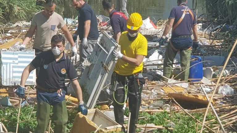 Fiume Sarno, la liberazione dalla plastica, una battaglia bella e significativa