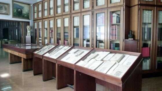 Emeroteca Tucci di Napoli investe sulla cultura: comprati oltre centrotenta raccolte di rari giornali emiliani.