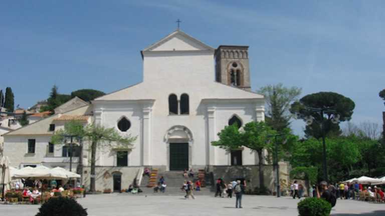 Croce parafulmini rimossa dal duomo.