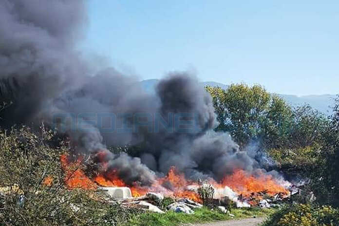 SCAFATI – BRUCIANO RIFIUTI TOSSICI