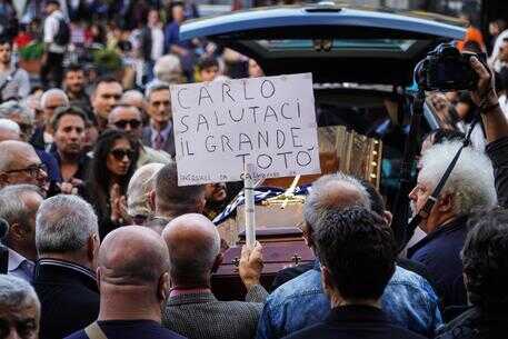 Ciao Carlo, salutaci Totò