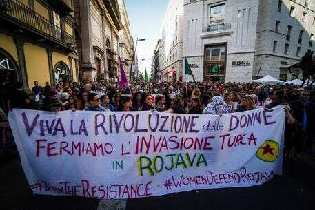 Napoli, il corteo pro Curdi