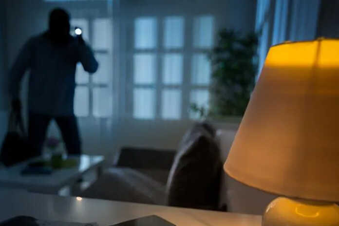 Angri – Ladri in azione in via Semetelle