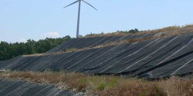 Rifiuti, a Parapoti a volte ritornano…