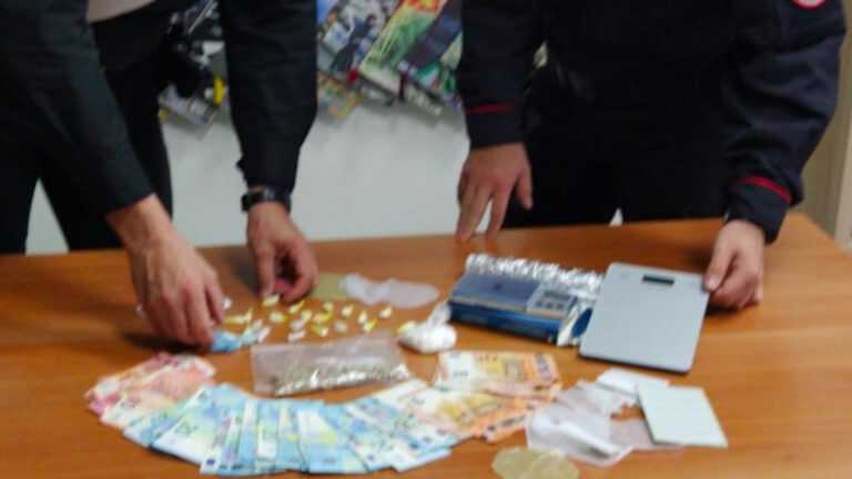 Salerno – Nascondeva droga in casa. Arrestata 64enne.
