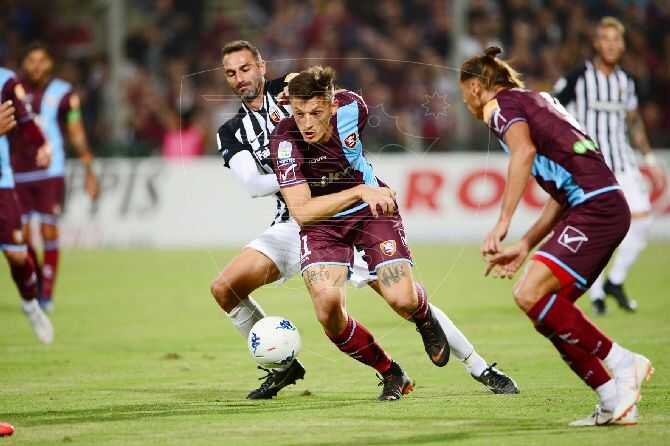 Salernitana-Ascoli, Lombardi accende le luci, Scamarcio anzi Scamacca fa l’artista