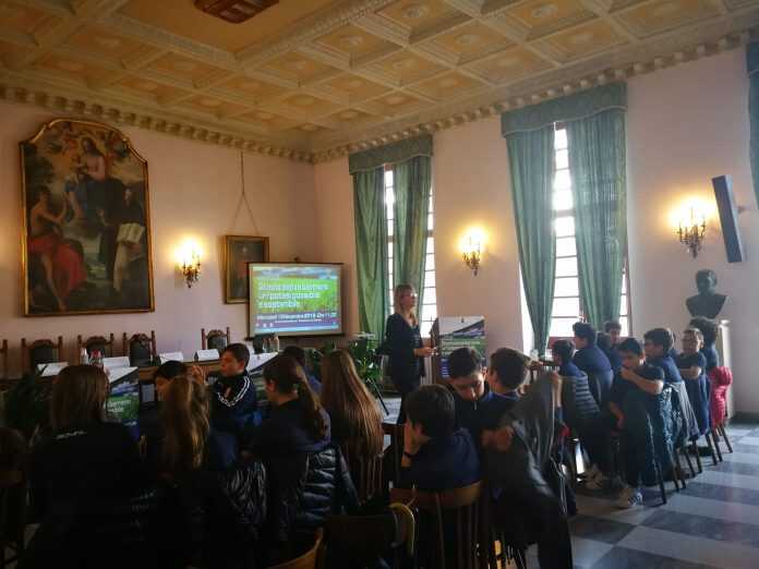 e2ffc101-95fc-4e49-8056-404ce5467fd5