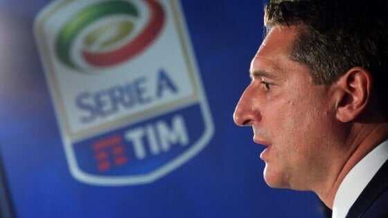 “Cori razzisti? Spegniamo i microfoni così non si sentono”