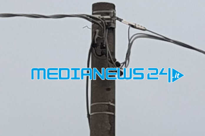 Scafati – Scintille e fiamme dai fili della corrente. Paura in via Orta Longa