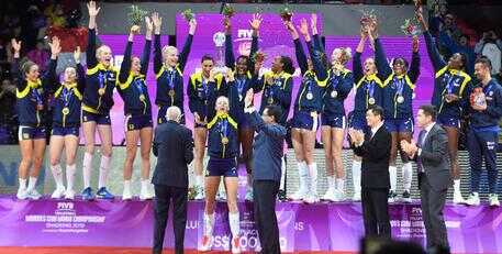 Pallavolo. Ponticelli dedica le maglie della squadra alla Madonna della neve