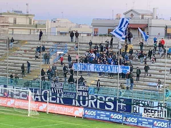 Striscione Curva Sud pro Distante-2