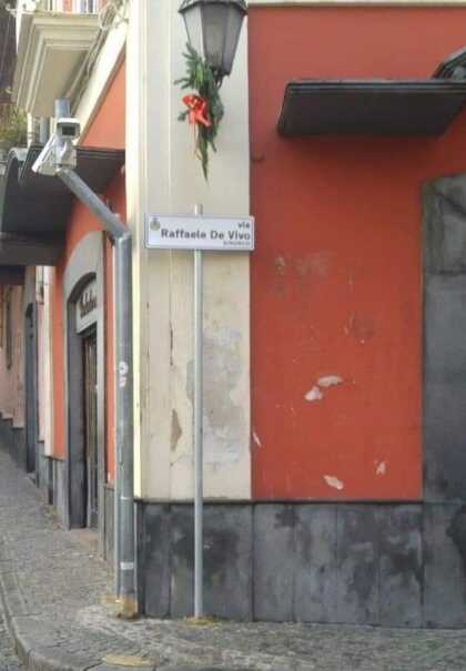 pagani-strada-intitolata-all-ex-sindaco-de-vivo-polemica_L