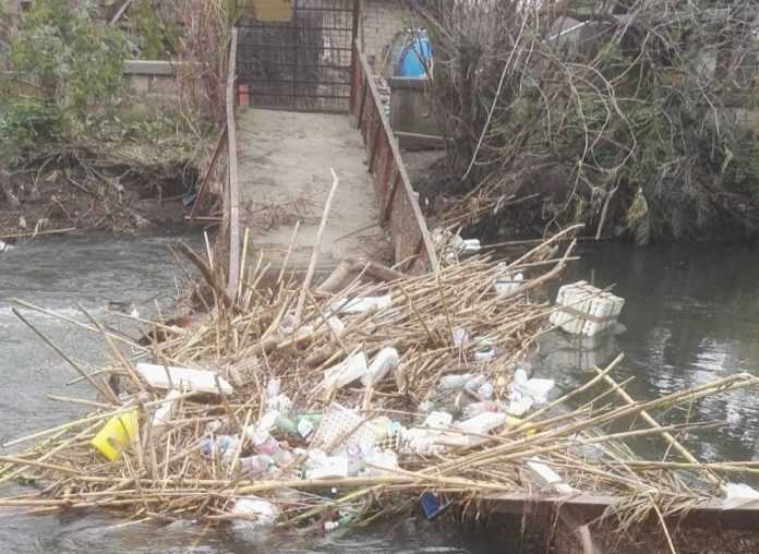 14484_castellammare-il-ponte-nel-sarno-dopo-due-settimane-dapice-cimmino-denunci-in-procura