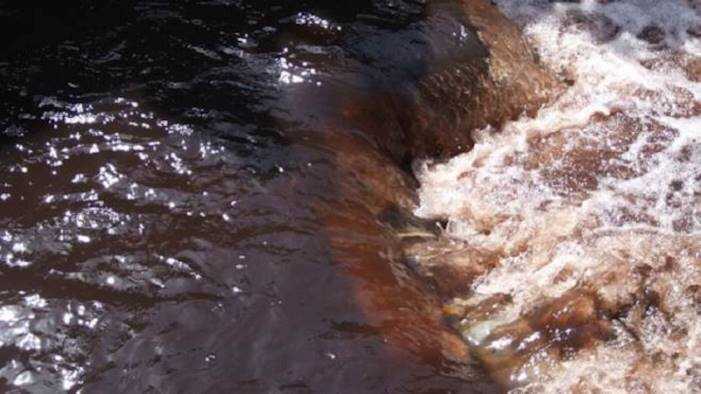 Il fiume Solofrana torna a tingersi di rosso…