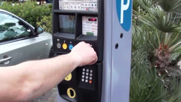 “Scafati al centro”, piano parcheggio: vota contro la proposta dell’opposizione e la ripresenta quasi uguale dopo