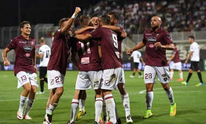 salernitana.esultanza.gruppo.2016.17.750x450