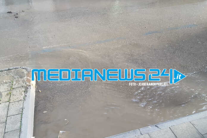 Angri – Rete idrica in tilt, grosse perdite d’acqua in tutta la città
