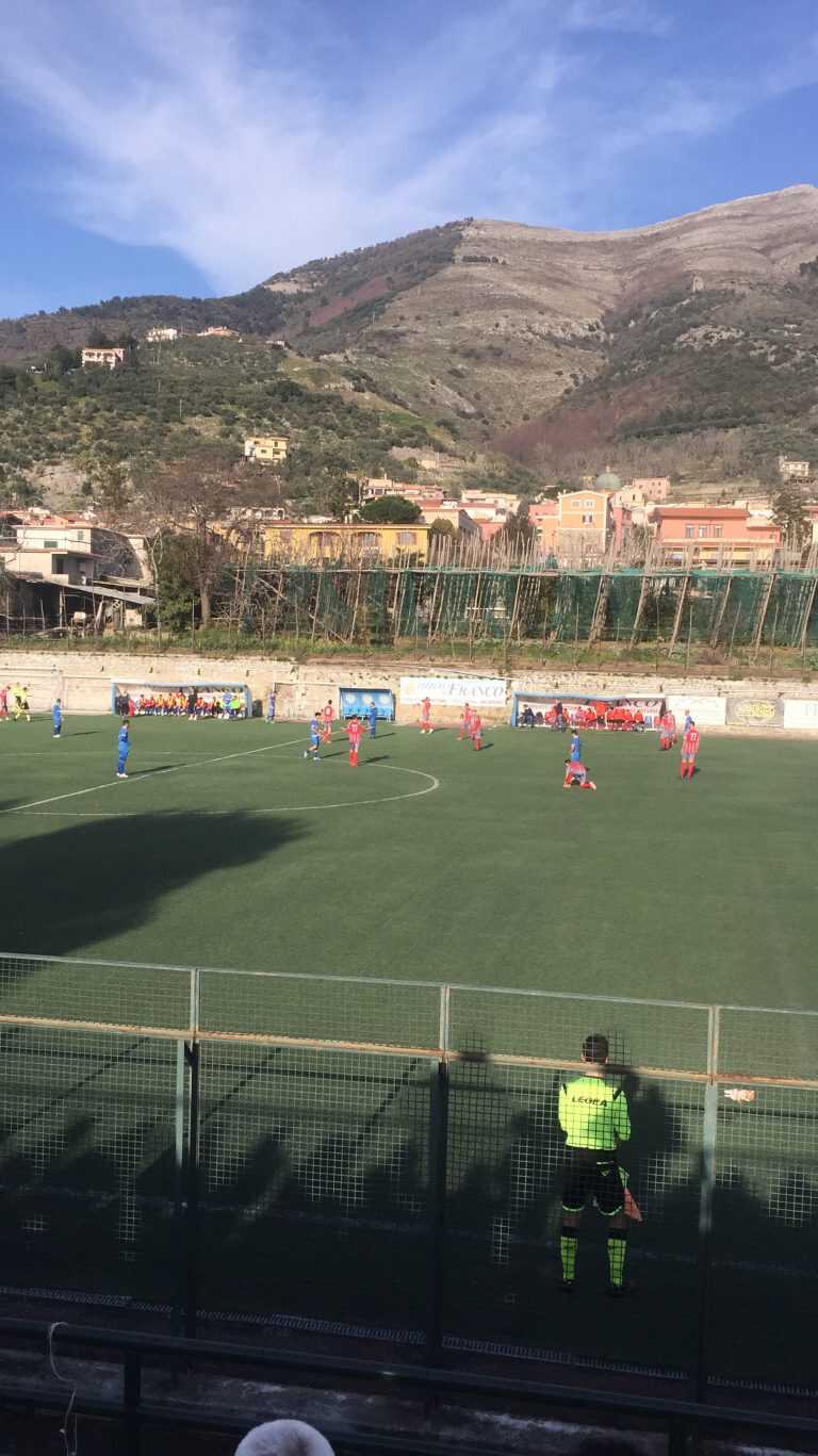 Angri, pari in bianco col Vico Equense