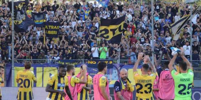 Juve-Stabia-e-Curva-Sud-ph-Antonio-Gargiulo-S.S.-Juve-Stabia- Juve-Stabia-e-Curva-Sud-ph-Antonio-Gargiulo-S.S.-Juve-Stabia-