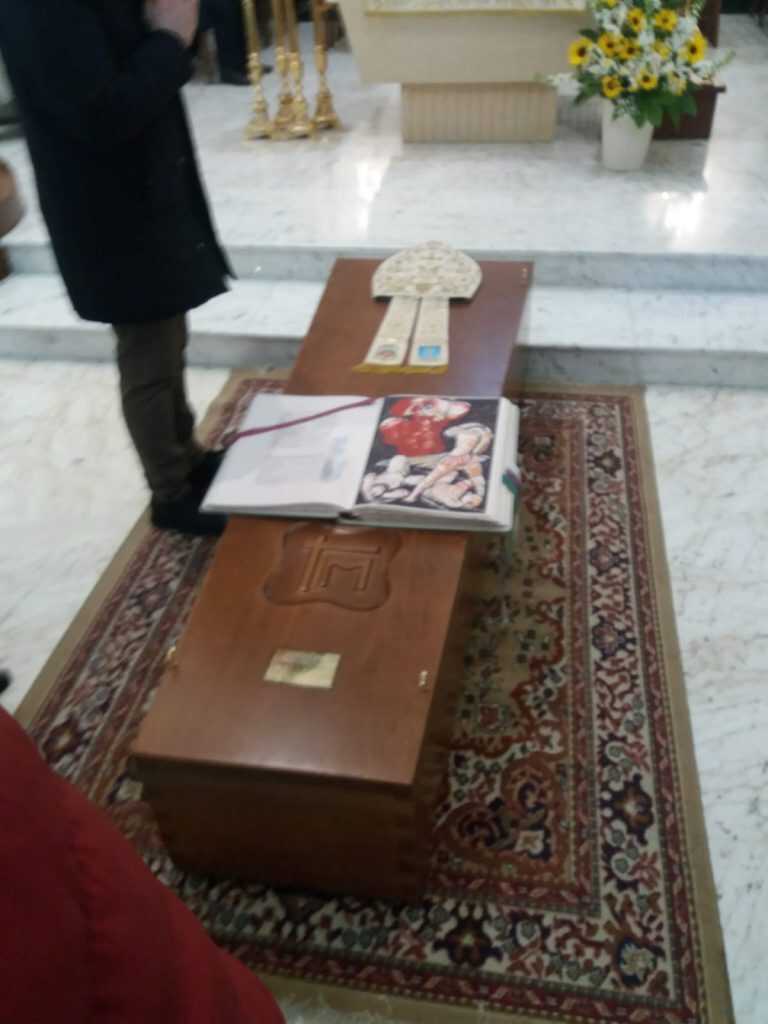 L’ULTIMO COMMOSSO SALUTO AL VESCOVO ILLIANO