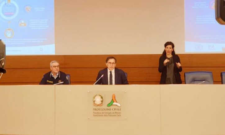 Coronavirus – Bando per 300 medici da inviare nelle zone più colpite. Boccia: “Una chiamata alle armi”