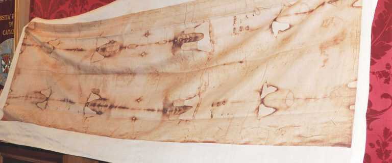 Torino – Intesa tra Papa e arcivescovo – per la venerazione della Sacra Sindone nel Triduo Pasquale