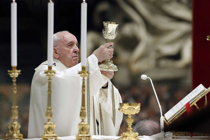 CORONAVIRUS / Il Papa rivolge appello a politici e scienziati “Che trovino la giusta via d’uscita dalla pandemia”