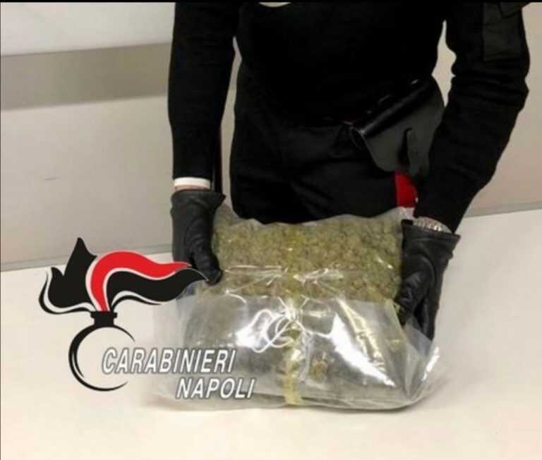 Napoli – Arrestato uomo trovato in possesso di 860 grammi di marijuana