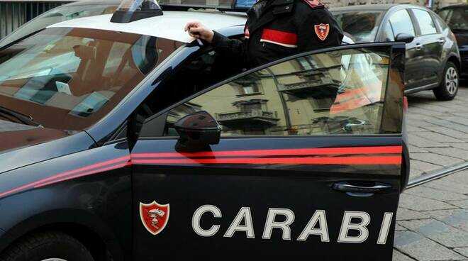 Coronavirus, Ercolano – Controlli dei carabinieri: multati un bar e una bigiotteria.