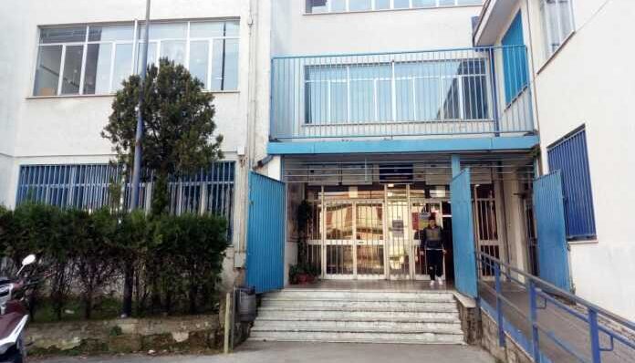 Cava de’ Tirreni. Al liceo Genoino gli studenti incontrano lo scrittore Gildo De Stefano￼