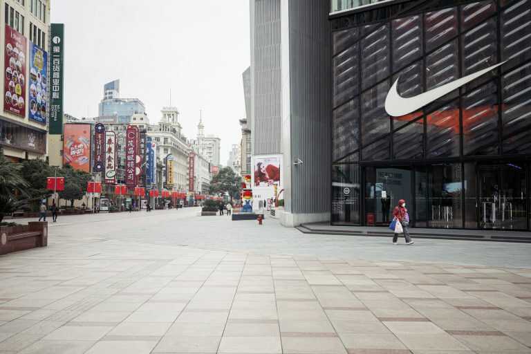 Coronavirus – Mentre il mondo spende per i salvataggi, la Cina si ferma