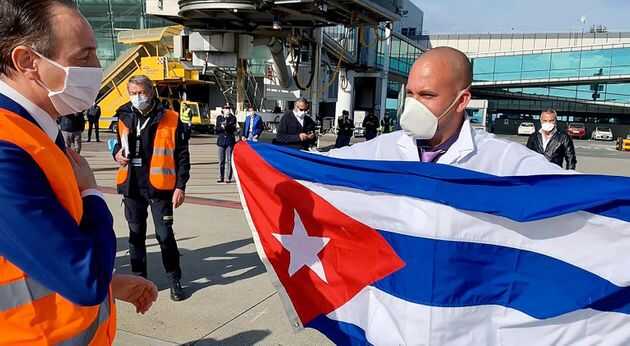 Coronavirus – 38 sanitari cubani a Torino. L’ambasciatore Ruiz: “E’ utto quanto Cuba può offrire”