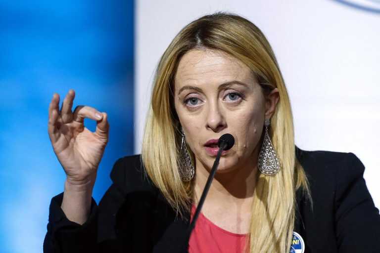 Giorgia Meloni a Napoli per spingere Cirielli: decisa la data